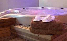 Hotel Kube